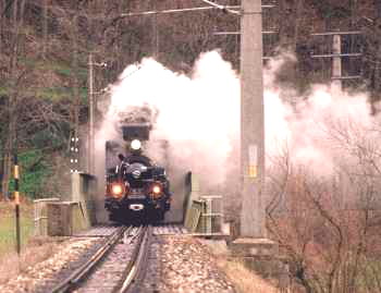 Mh6 auf der Pielachbrücke - Winter