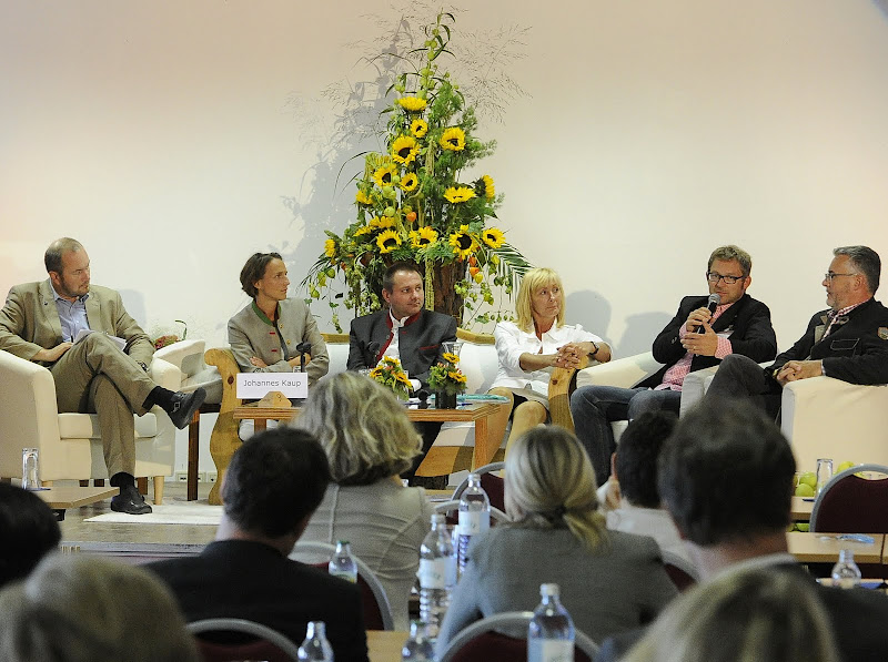 Datei:NHK 2012 APL4547.jpg