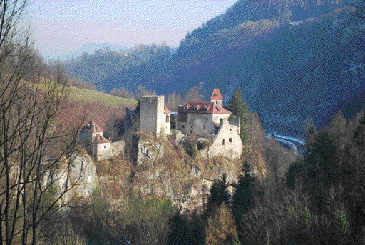 Datei:Weissenburg vom Gegenhang.jpg