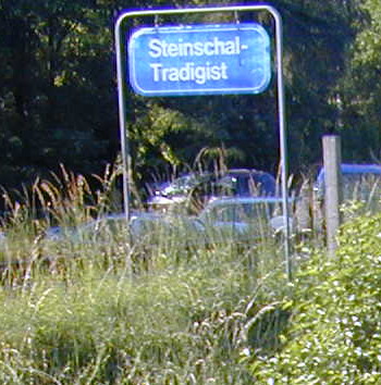 Altes Steinschal Schild (Bahnhof) vor Erneuerung
