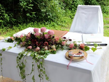 Trauungstisch - Hochzeit im Grünen