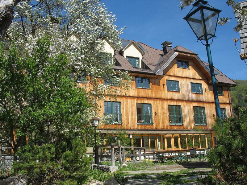 Datei:Südgarten Blüte Hotel81.jpg