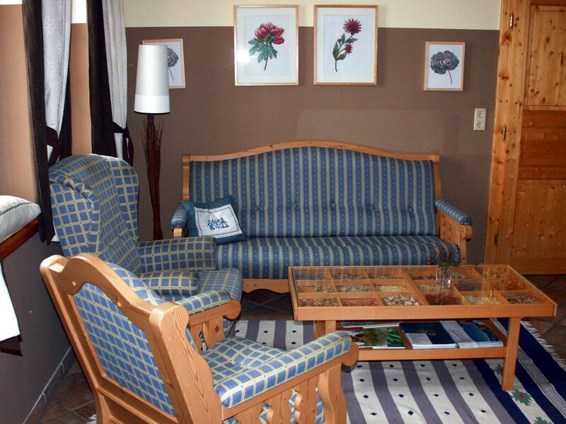 Datei:SD kleine Rez Sitzgruppe.jpg