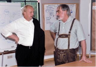 Landwirtsfsminister aus Mecklenburg und J. Weiß bei Exkusion im Stenschalerhof