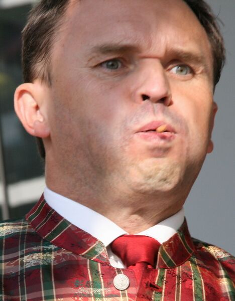 Datei:DKT09 Kernspucken 5.jpg