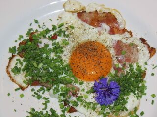 klassisch: "Ham and eggs"