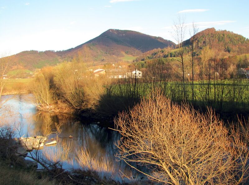 Datei:Pielachufer Herbst Gaisbühl.jpg