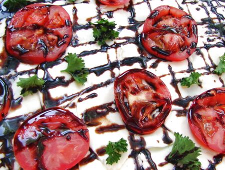 Auf Kundenwunsch: Mozarella mit Paradeiser