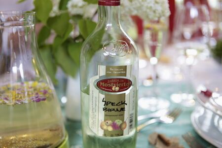 Blütenwasser und Speckbirnmost