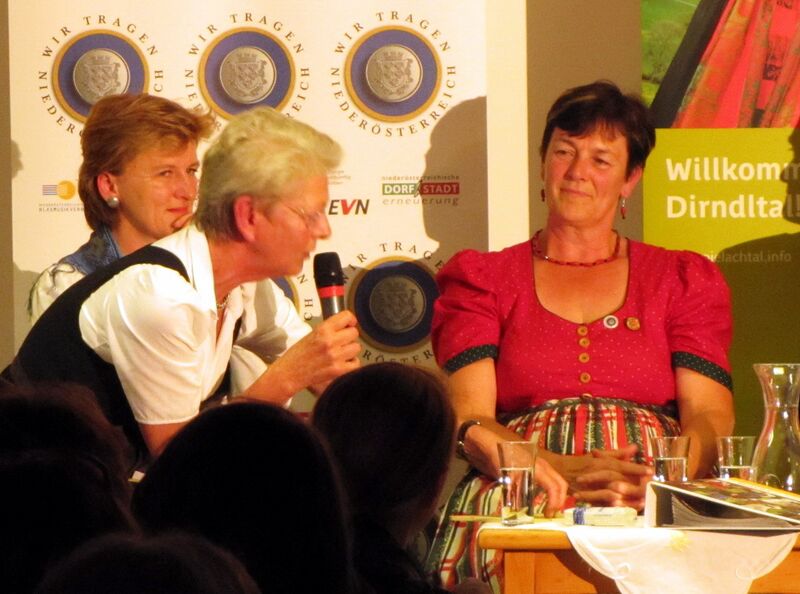 Datei:Dirndl Tostmann.jpg