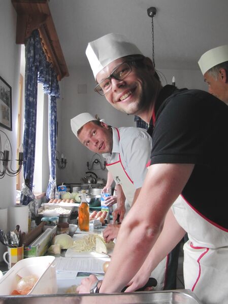 Datei:SH gemeinsam kochen.jpg