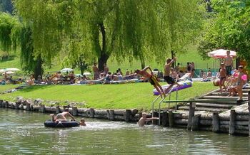 Rabensteiner Freibad mit Pielachufer