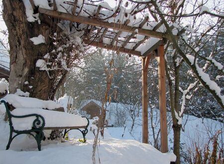 Laube im Südgarten - Winter