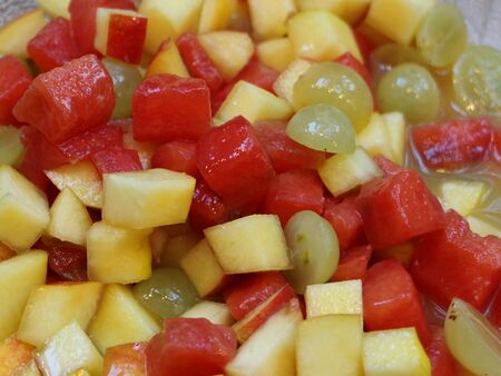 frischer Fruchtsalat zum Frühstück