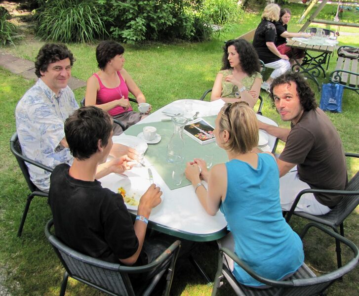 Datei:Gerald Wirth u Team.jpg