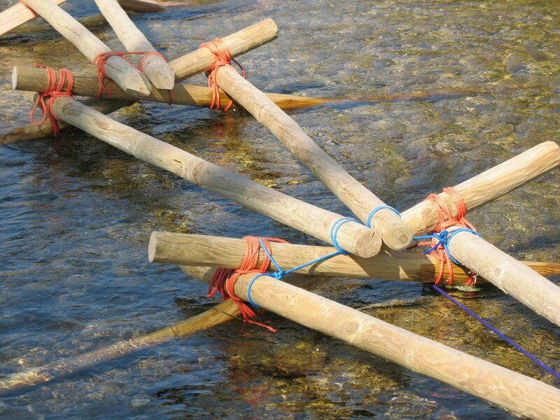 Datei:Stegbauweise bei Pielachquerung.jpg