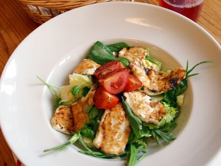 Wildkräutersalat mit Truthahn