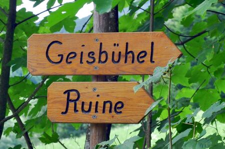 Zur Ruine Rabenstein