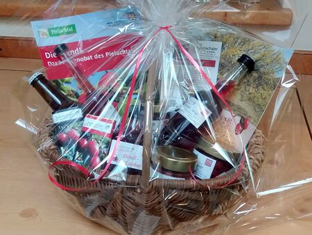 Dirndlmarke: regionaler Dirndl-Geschenkkorb