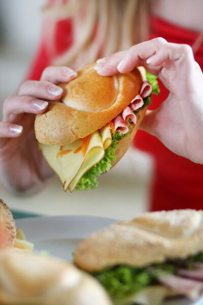 Datei:Gef Mostweckerl in Hand.jpg