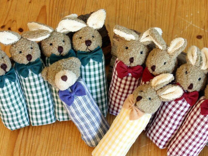 Datei:Schmusebären u Hasen.jpg