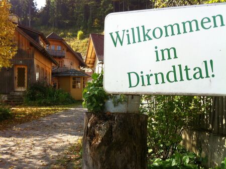 Willkommensschild - Dirndltal im Steinschaler Dörfl