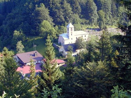 Schwarzenbach: Kirche und Ortskern