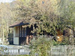 Badehaus im Herbst