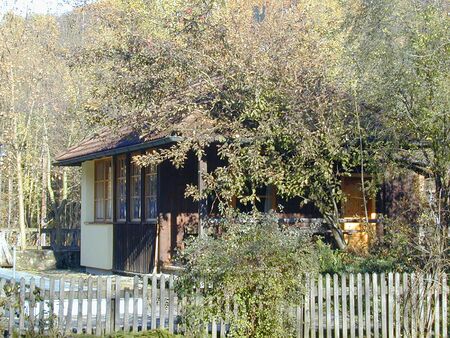 Badehaus im Herbst