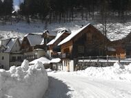 Jagdhaus von Zufahrt