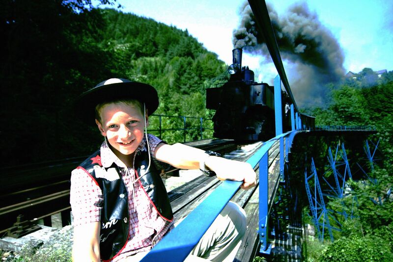 Datei:Ötscherlandexpress Kind.jpg