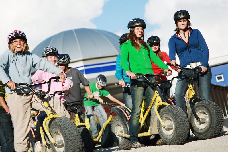 Datei:Roller - Mädchen.jpg