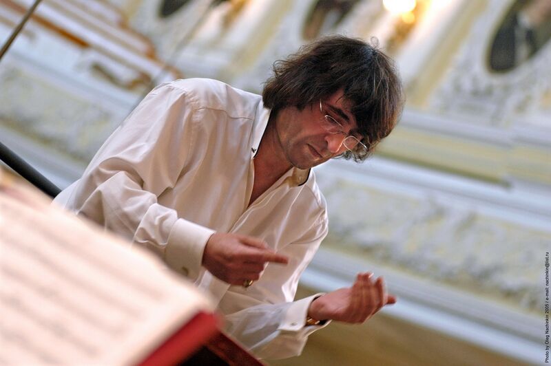 Datei:Bashmet in Kirche.jpg