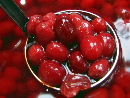 frisches Dirndlkompott beim Frühstück