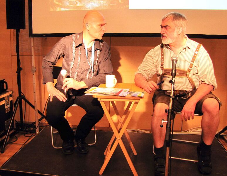 Datei:Messe Interview 31 10 2010.jpg