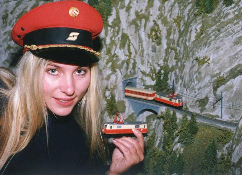 Datei:Kbg modellbahn Mädchen.jpg