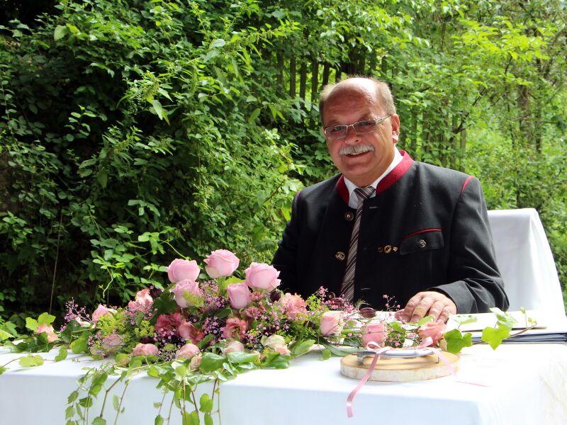 Datei:HZ Standesbeamter Schmirl.JPG