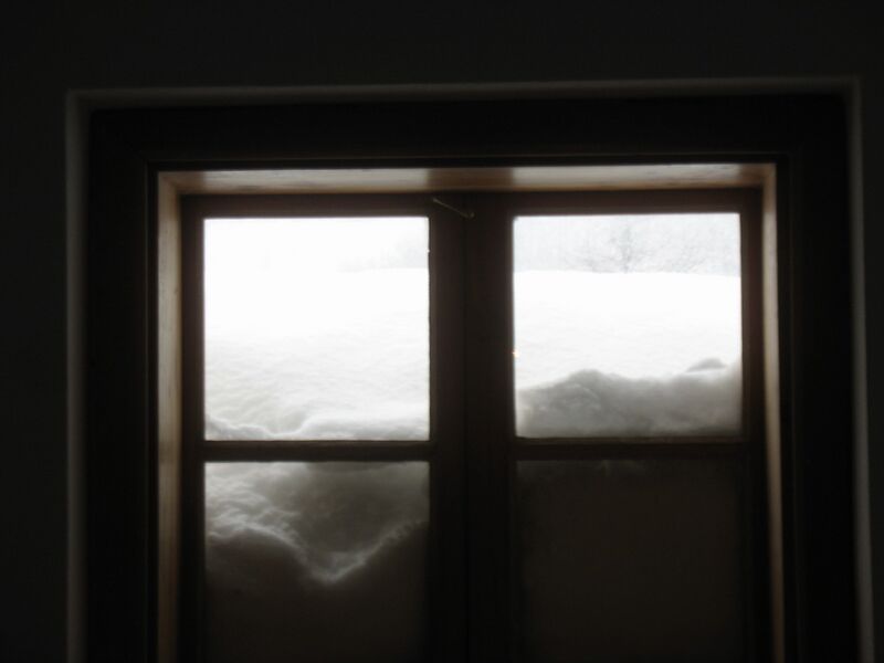 Datei:SD Schnee vor Fenster.jpg