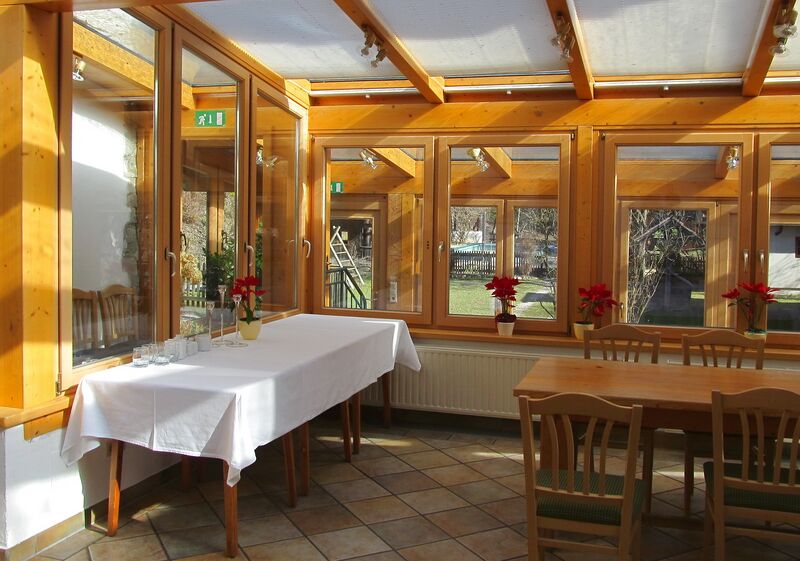 Datei:SH WGarten Morgensonne li.jpg