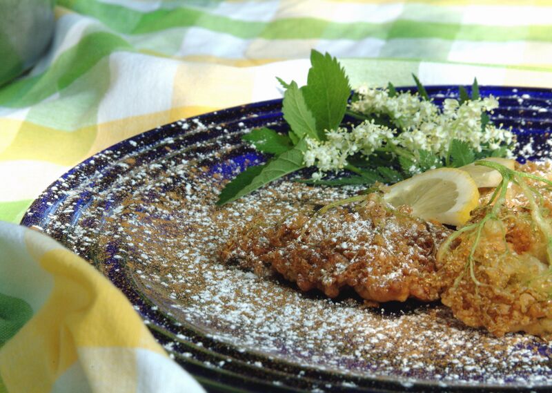 Datei:Hollerstrauben Teller.jpg