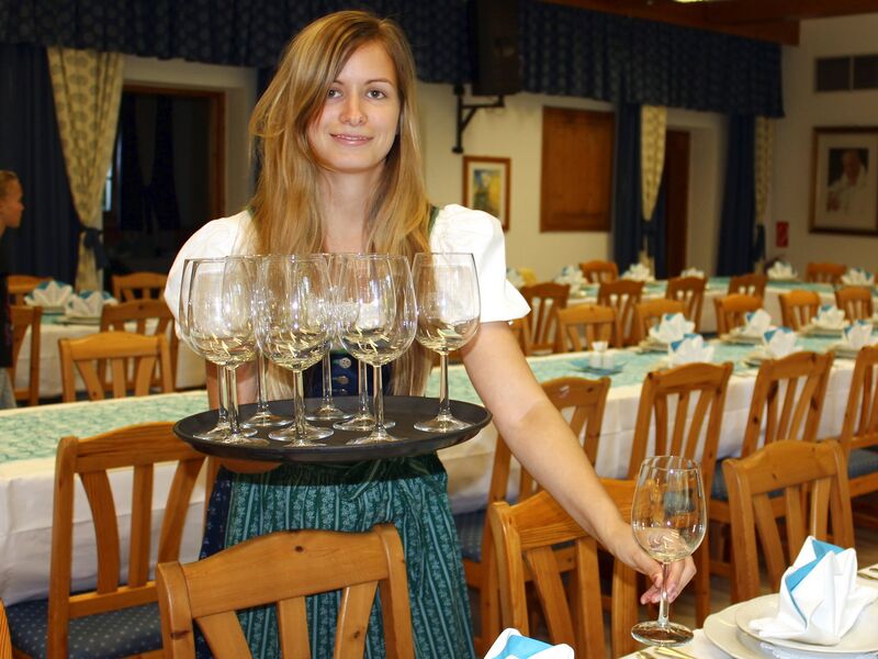 Datei:Hochzeit Bauer Bianca decken.jpg