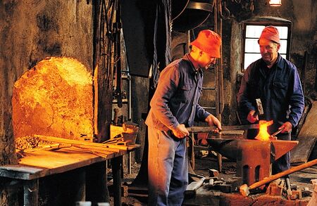 Schmieden im Hammerwerk