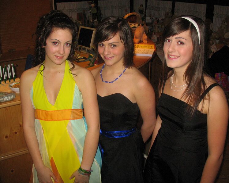 Datei:Erster Ball 1998.jpg