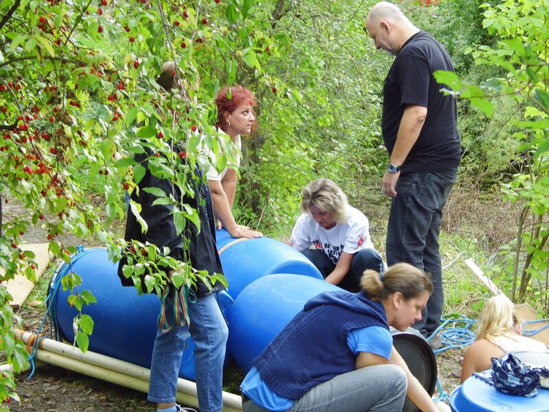 Datei:ICT Floß geht es so.jpg