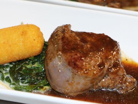 Warme Vorspeise mit Grill und Wildspinat