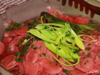 Rettichsalat am Salat-Buffet