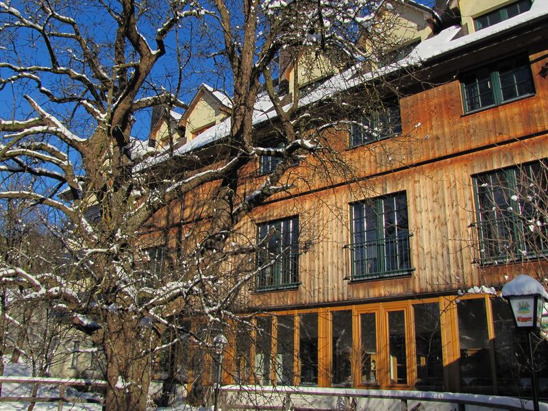 Datei:SH Südgartenhaus Fassade - Winter.jpg