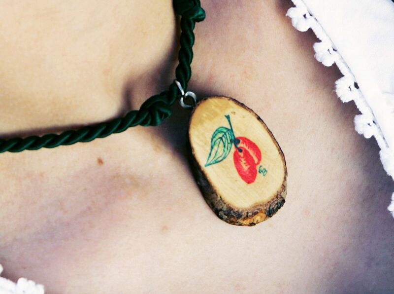 Datei:Dirndlanhänger WF.jpg