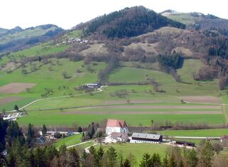 Andreaskirche gegen Fronberg - Himmlische Runde in Bildmitte