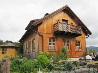 Ausnahmhäusl am Dorfplatz